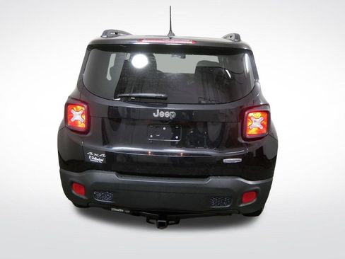 Used 2016 Jeep Renegade Latitude AWD/4WD image 4