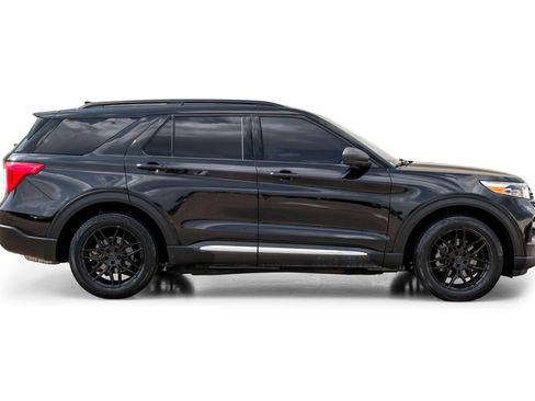 Used 2020 Ford Explorer XLT w/ Equipment Group 202A RWD image 6
