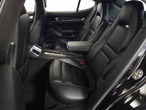 Used 2011 Porsche Panamera 4S image 27