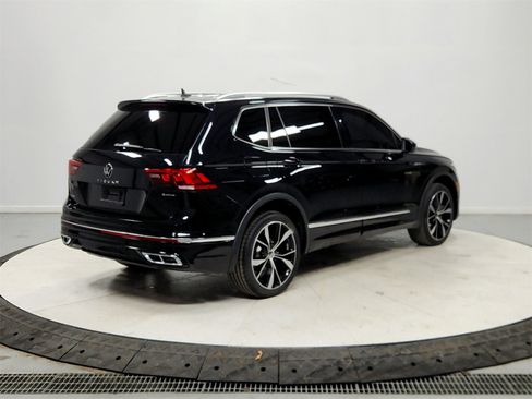 Used 2024 Volkswagen Tiguan SEL R-Line image 7