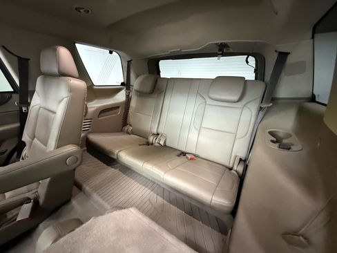 Used 2018 GMC Yukon SLT w/ Premium Edition AWD/4WD image 19