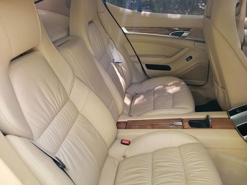 Used 2011 Porsche Panamera image 11