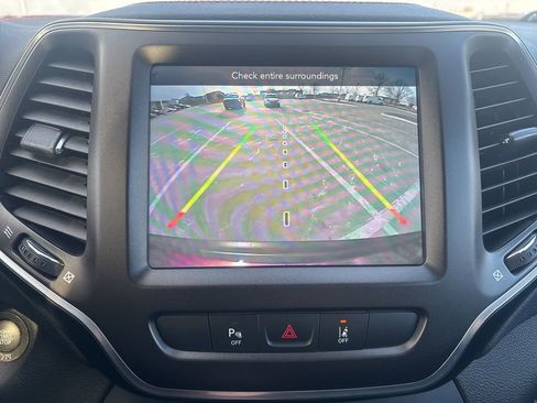 Used 2021 Jeep Cherokee Trailhawk w/ Trailer Tow Group image 27