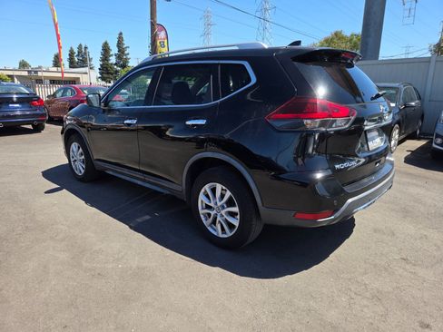 Used 2020 Nissan Rogue SV AWD/4WD image 2