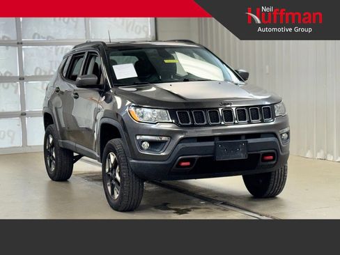 Used 2018 Jeep Compass Trailhawk w/ Cold Weather Group AWD/4WD image 1