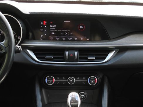 Used 2020 Alfa Romeo Stelvio Ti w/ Active Blind Spot Package AWD/4WD image 36