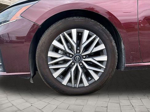 Used 2023 Nissan Altima 2.5 SV FWD image 7