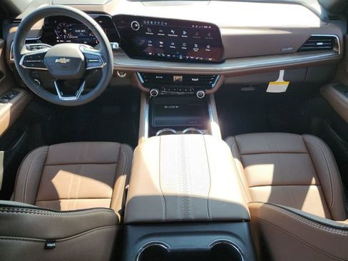 Used 2025 Chevrolet Suburban High Country image 19