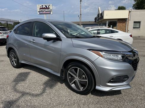 Used 2019 Honda HR-V Touring image 3