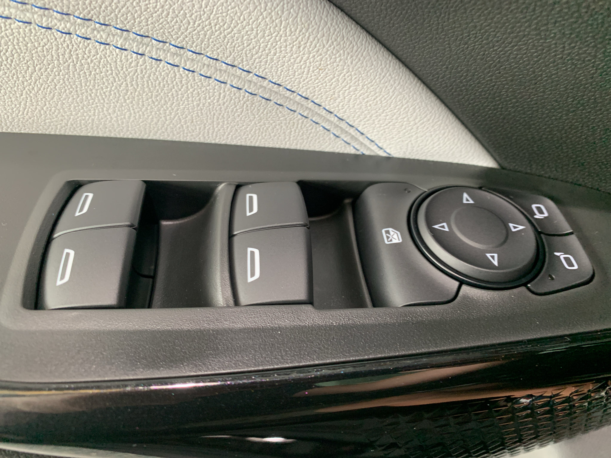 New 2026 Chevrolet Trax LT w/ LT Convenience Package FWD image 22