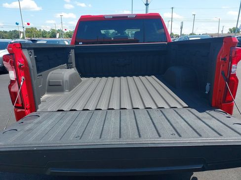 Used 2022 Chevrolet Silverado 1500 RST AWD/4WD image 9