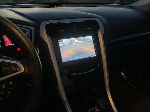 Used 2014 Ford Fusion SE image 19