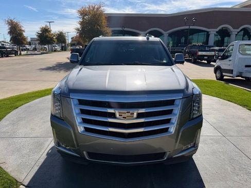 Used 2020 Cadillac Escalade ESV Premium Luxury image 3