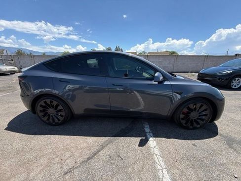Used 2022 Tesla Model Y Performance AWD/4WD image 5