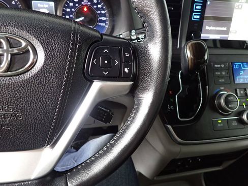 Used 2015 Toyota Sienna XLE w/ XLE Navigation Package image 30