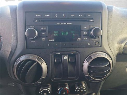 Used 2018 Jeep Wrangler Sport image 12