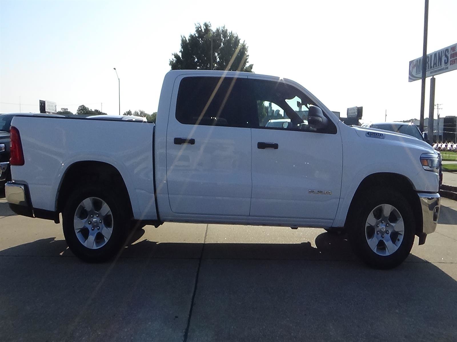 Used 2025 RAM 1500 Big Horn AWD/4WD image 4