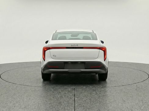 Used 2025 Kia K4 LXS image 7