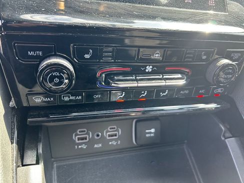 Used 2023 Jeep Grand Cherokee Altitude image 25