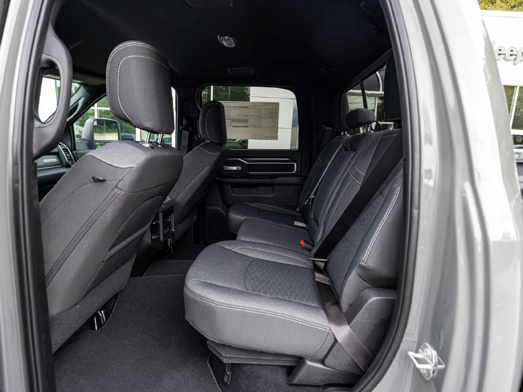 New 2026 RAM 3500 Big Horn AWD/4WD image 26