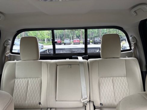 Used 2017 Nissan Titan SV AWD/4WD image 22