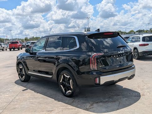 Used 2023 Kia Telluride EX w/ EX Captain's Chair Package FWD image 6