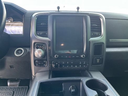 Used 2014 RAM 1500 Limited AWD/4WD image 9