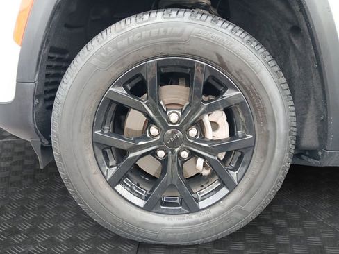Used 2024 Jeep Grand Cherokee Altitude AWD/4WD image 23