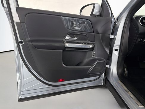 Used 2026 Mercedes-Benz GLB 250 image 21