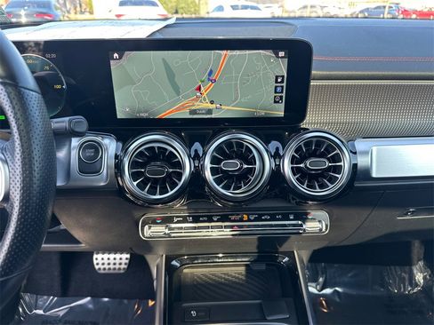 Used 2023 Mercedes-Benz EQB 250+ image 28