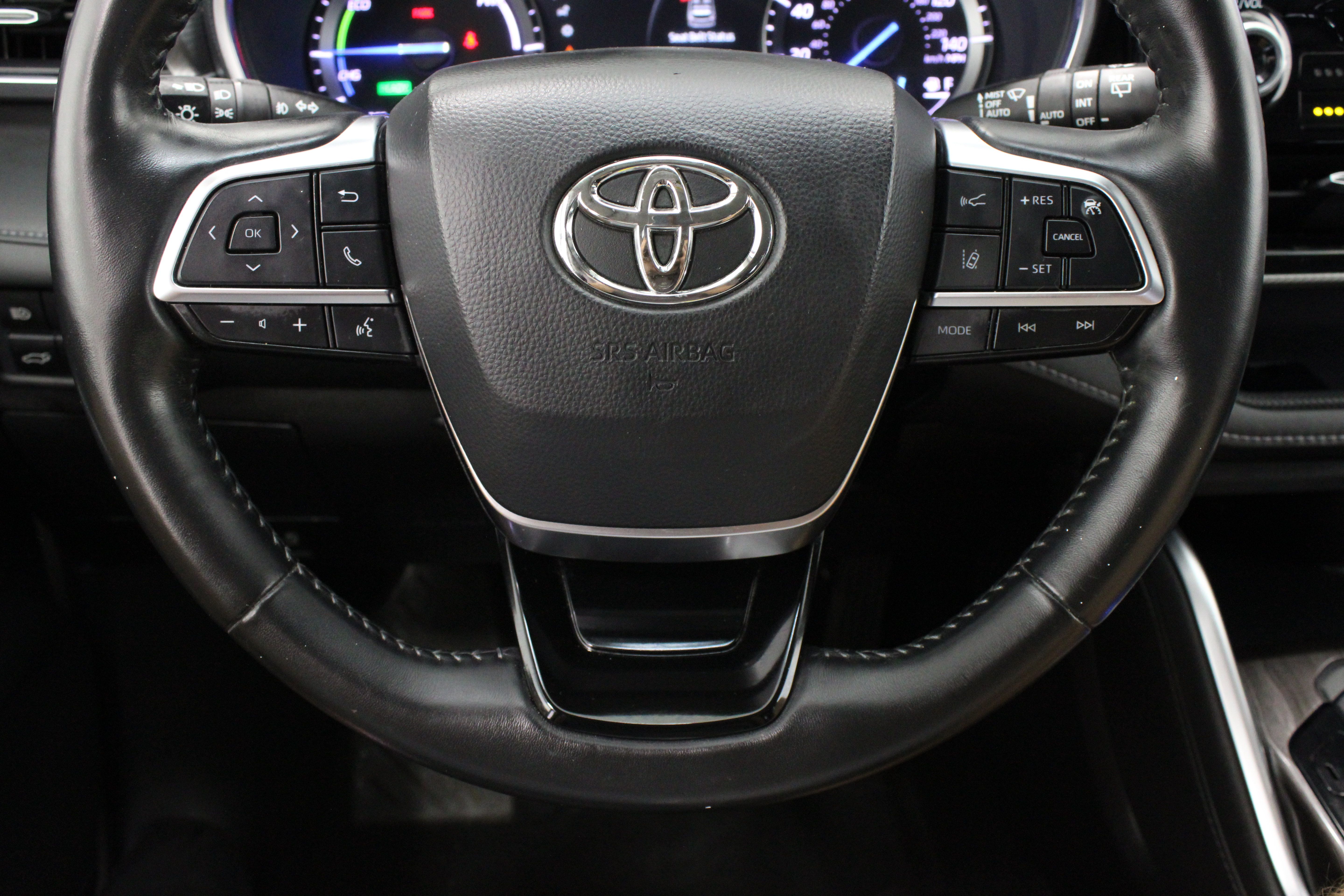 Certified 2020 Toyota Highlander Platinum AWD/4WD image 27