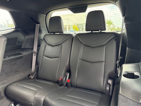 Used 2024 Cadillac XT6 Premium Luxury FWD image 12