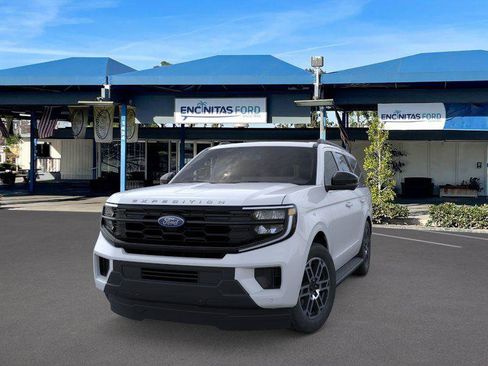New 2026 Ford Expedition Active image 2
