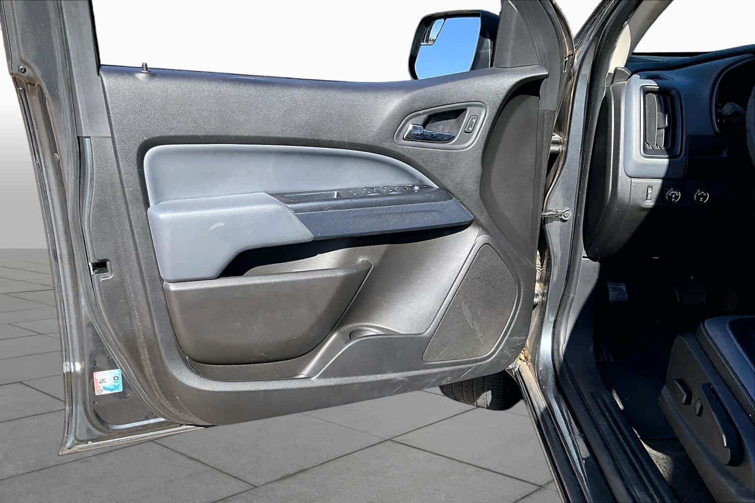 Used 2016 Chevrolet Colorado Z71 AWD/4WD image 24