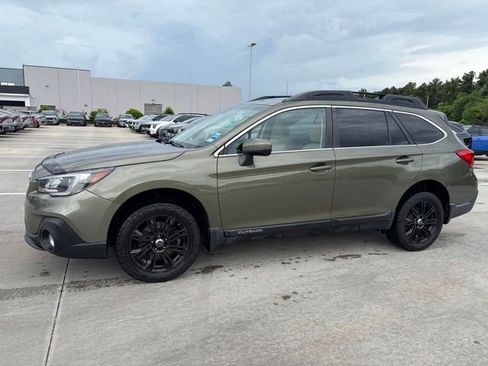 Used 2018 Subaru Outback 2.5i Premium AWD/4WD image 1