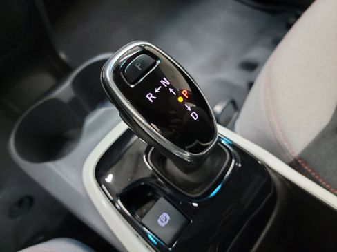 Used 2020 Chevrolet Bolt LT image 26