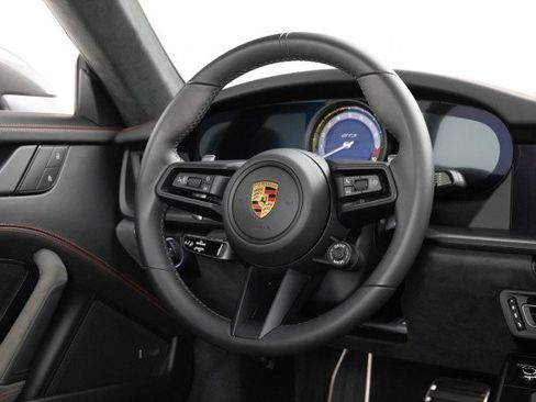 Used 2022 Porsche 911 GT3 image 10