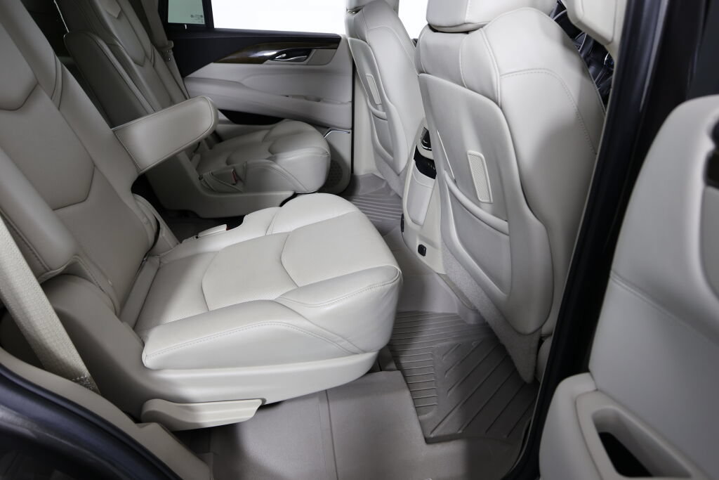 Used 2020 Cadillac Escalade Luxury AWD/4WD image 25