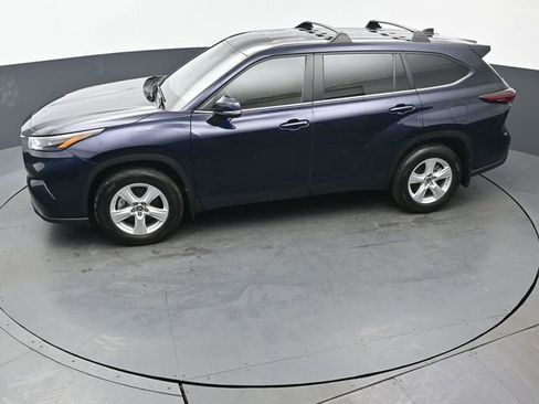 Used 2024 Toyota Highlander LE image 44