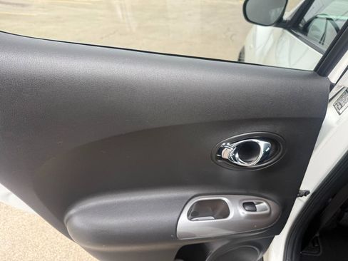 Used 2014 Nissan Juke SL w/ Interior Illumination Package image 16