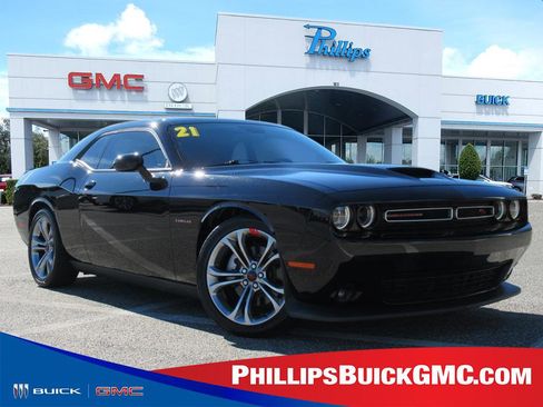 Used 2021 Dodge Challenger R/T image 1