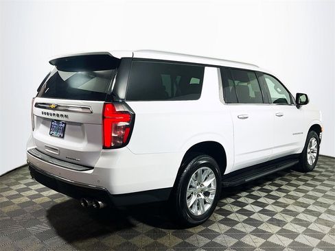 Used 2023 Chevrolet Suburban Premier image 8