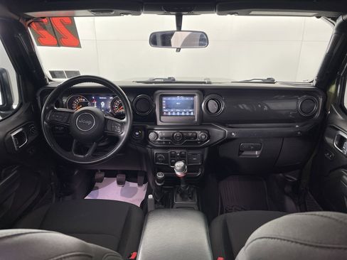 Used 2022 Jeep Gladiator Sport image 15