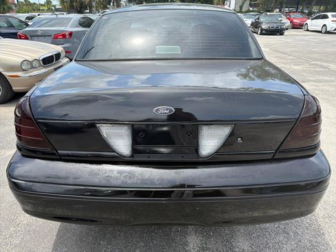 Used 2004 Ford Crown Victoria LX RWD image 4