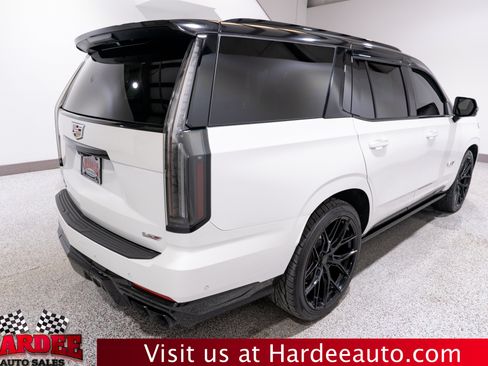 Used 2025 Cadillac Escalade V w/ LPO, Floor Liner Package AWD/4WD image 5