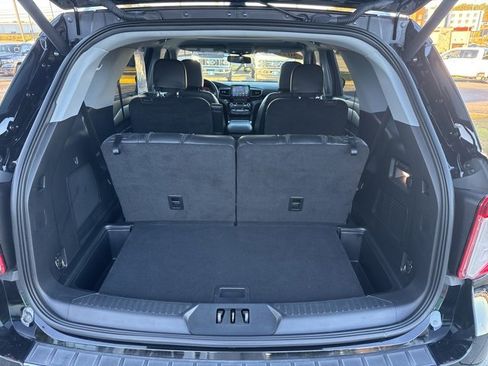 Used 2022 Ford Explorer Limited w/ Equipment Group 301A image 16