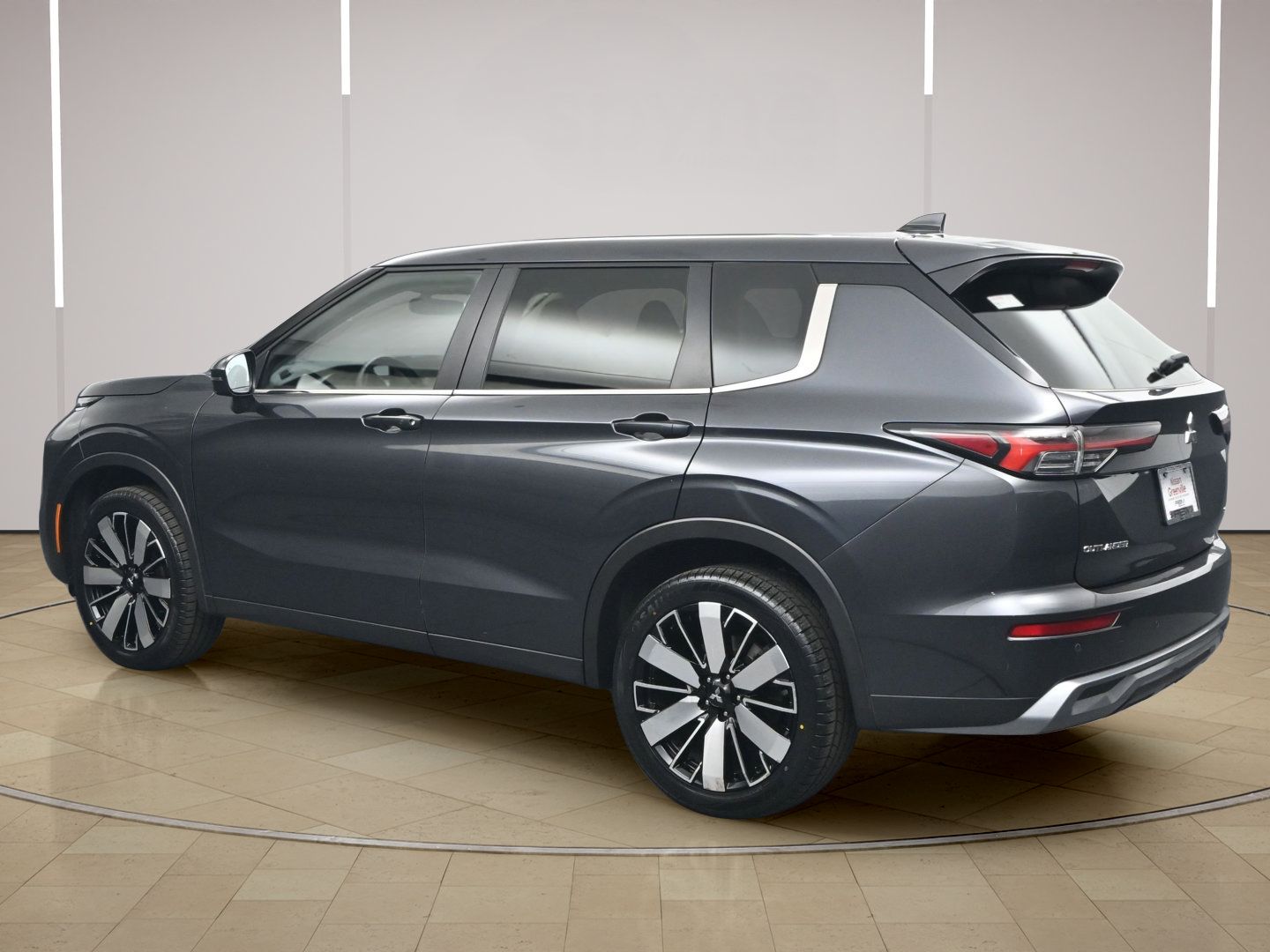 Used 2025 Mitsubishi Outlander SE AWD/4WD image 5