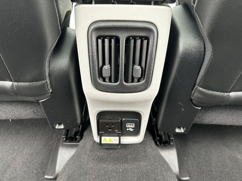 Used 2018 Jeep Compass Latitude w/ Popular Equipment Group FWD image 43
