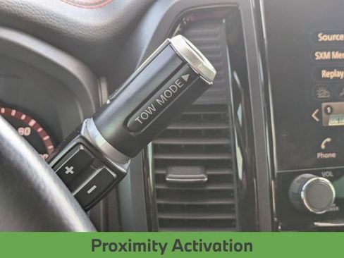 Used 2020 Nissan Titan PRO-4X w/ Pro-4x Convenience Package image 26