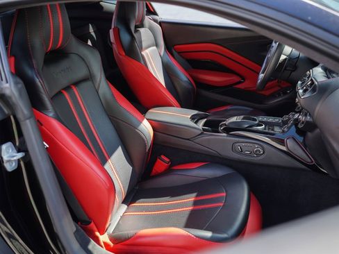 Used 2020 Aston Martin V8 Vantage Coupe image 21